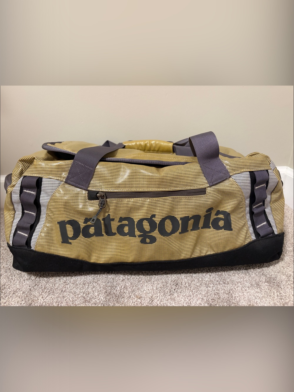 Patagonia Black Hole Duffel Bag 55L Glossy Grid Print NWOT Pristine